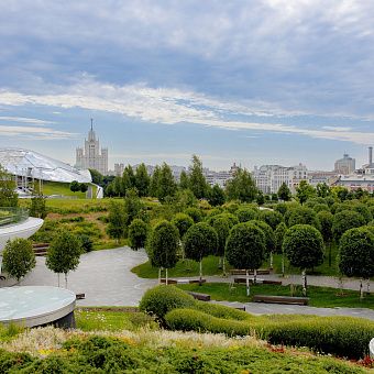 Автобусно-пешеходная экскурсия по Зарядью с посещением аттракциона Полеты над Москвой/Россией